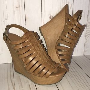 Women’s Mossimo sandals. Size 9
